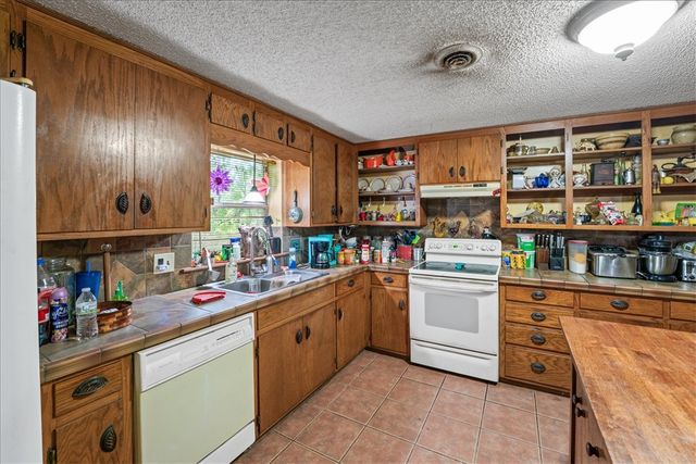 14482 Goshen Tuttle Road, Elkins, AR 72727