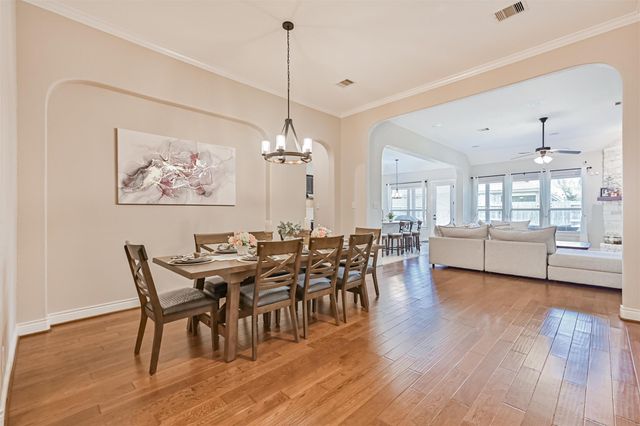 281 Westwood Drive, League City, TX 77573