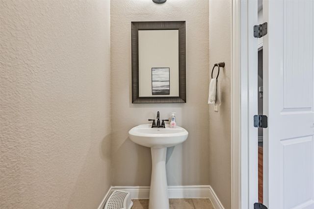 281 Westwood Drive, League City, TX 77573