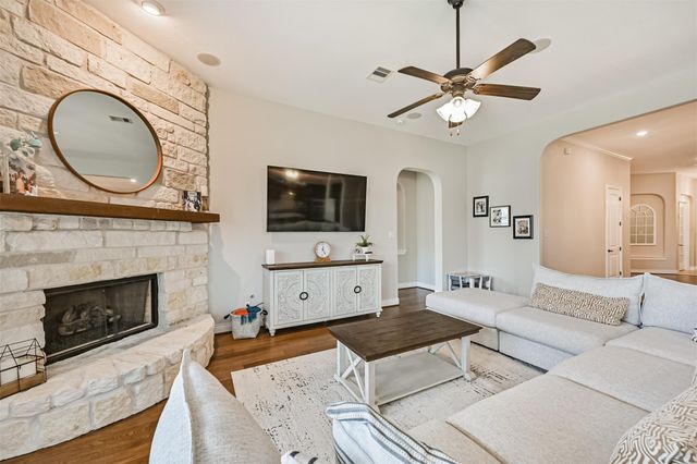 281 Westwood Drive, League City, TX 77573