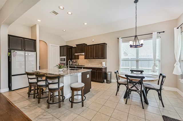 281 Westwood Drive, League City, TX 77573