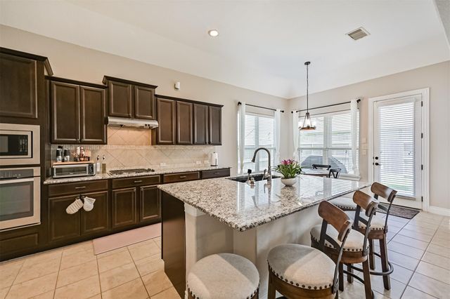 281 Westwood Drive, League City, TX 77573