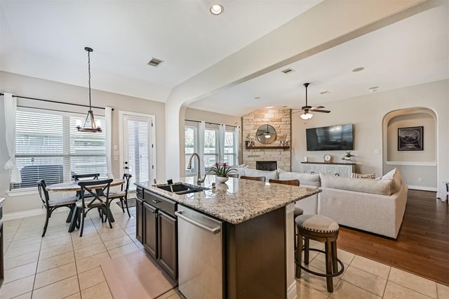 281 Westwood Drive, League City, TX 77573