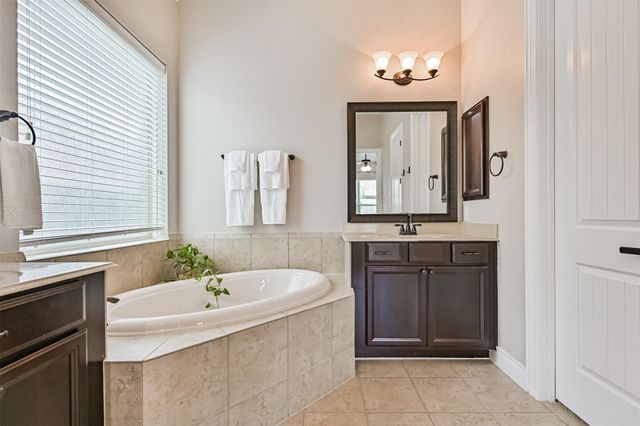281 Westwood Drive, League City, TX 77573
