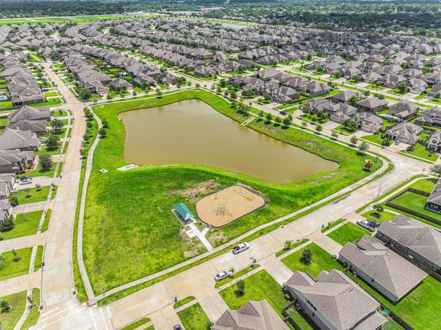 281 Westwood Drive, League City, TX 77573