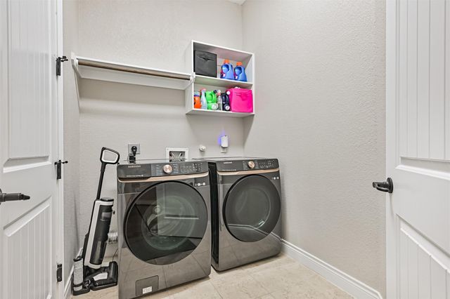 281 Westwood Drive, League City, TX 77573