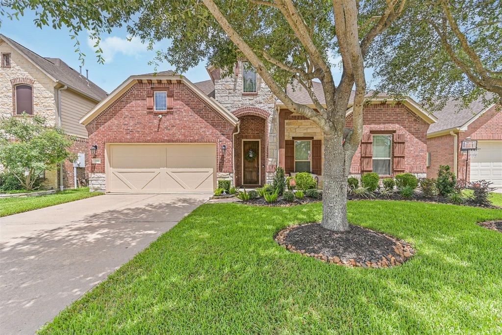 281 Westwood Drive, League City, TX 77573