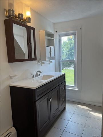 8 Park Avenue B, Hillburn, NY 10931