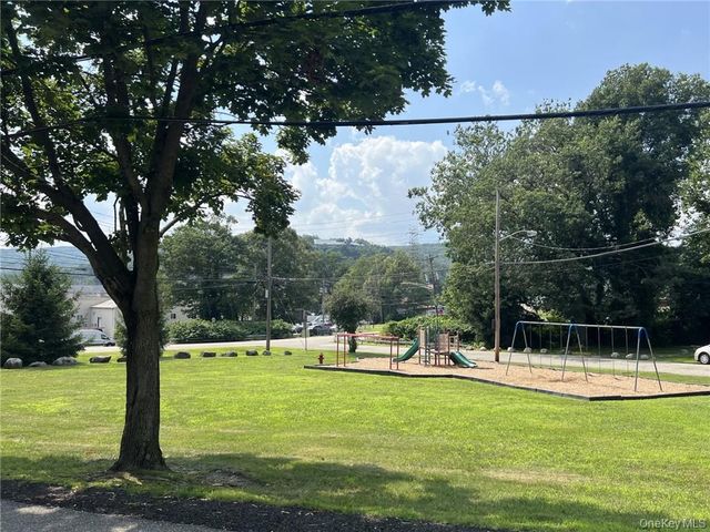 8 Park Avenue B, Hillburn, NY 10931