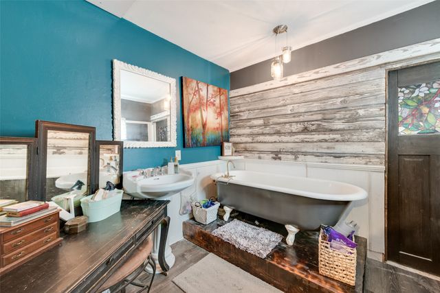 405 Pecan Street, Forreston, TX 76041