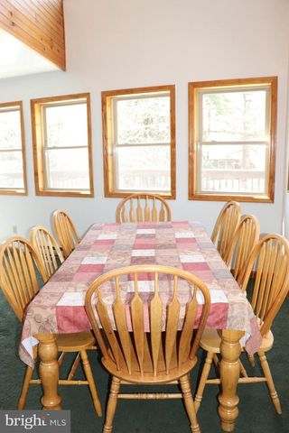 20 BIRCH ST, Lake Harmony, PA 18624