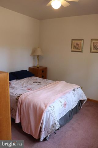 20 BIRCH ST, Lake Harmony, PA 18624