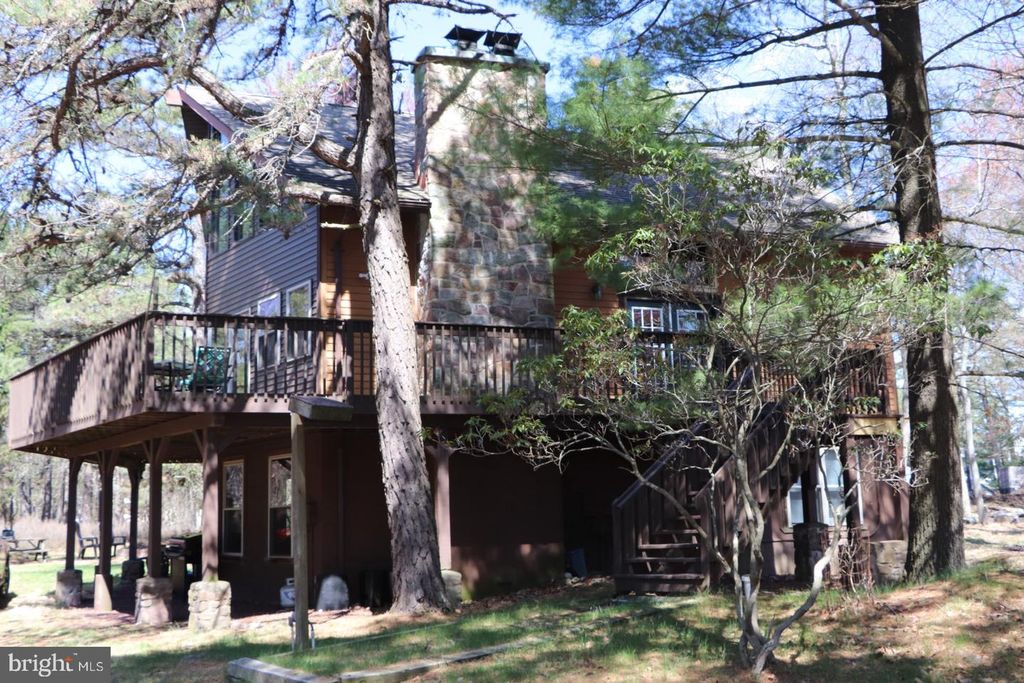 20 BIRCH ST, Lake Harmony, PA 18624