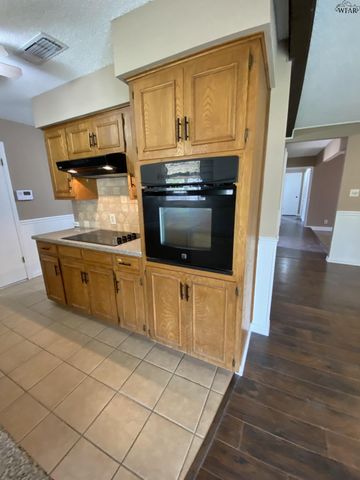 1605 BERT DRIVE, Wichita Falls, TX 76302