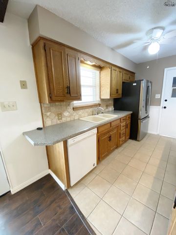 1605 BERT DRIVE, Wichita Falls, TX 76302