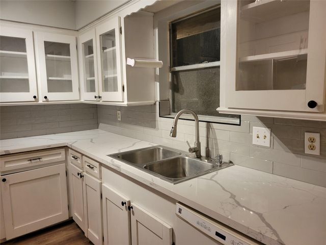 1918 Crystal Springs Drive, Houston, TX 77339