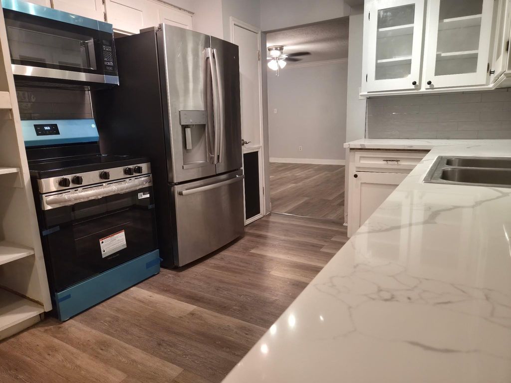 1918 Crystal Springs Drive, Houston, TX 77339