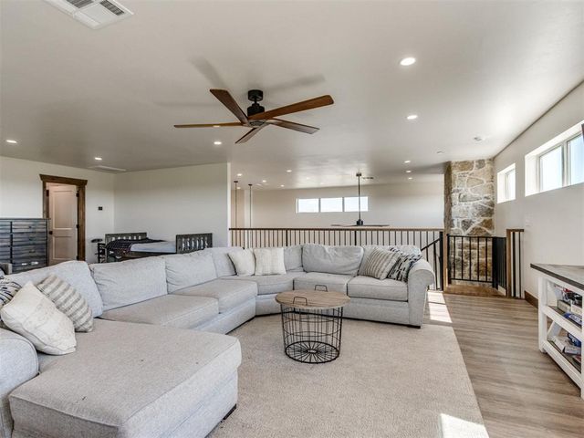 7562 NW Lorraine Drive, Piedmont, OK 73078