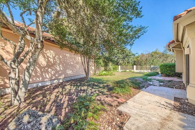 104 Coterie Pl, Boerne, TX 78006