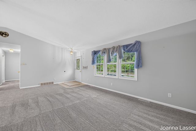 1518 E Mcmillan Road, Dalton Twp, MI 49445