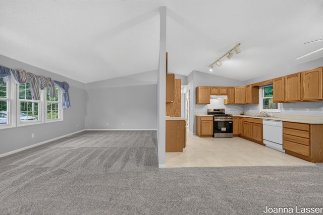 1518 E Mcmillan Road, Dalton Twp, MI 49445