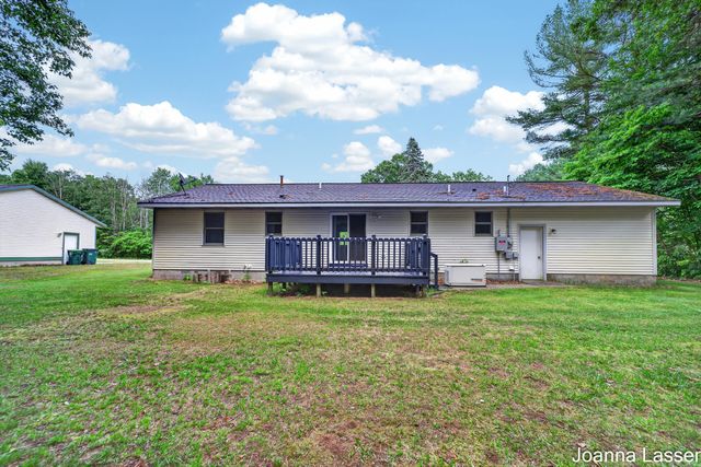 1518 E Mcmillan Road, Dalton Twp, MI 49445