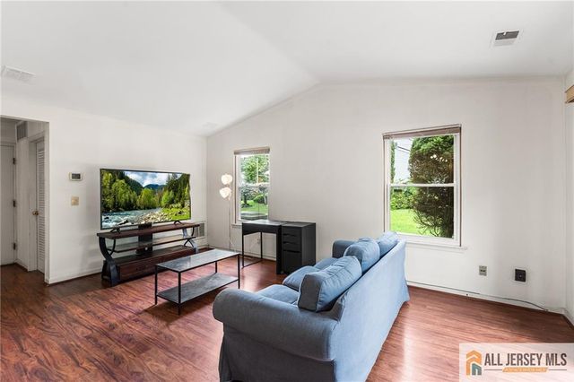 92 Woodbury Road, Edison, NJ 08820