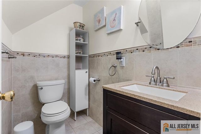 92 Woodbury Road, Edison, NJ 08820