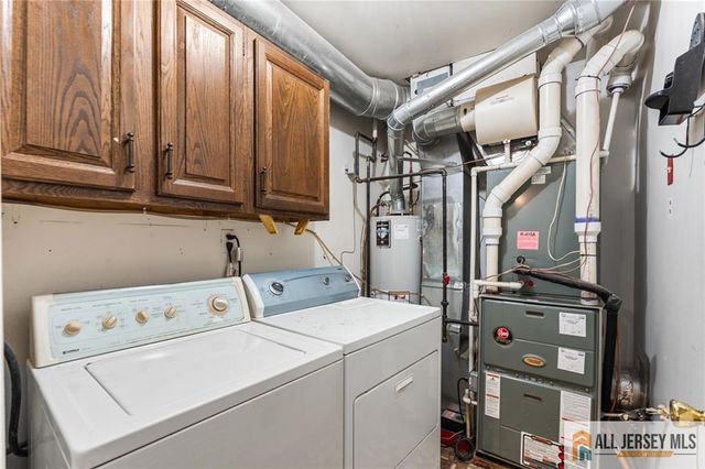 92 Woodbury Road, Edison, NJ 08820