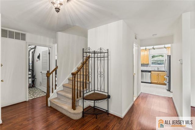 92 Woodbury Road, Edison, NJ 08820