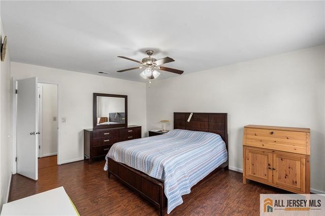 92 Woodbury Road, Edison, NJ 08820