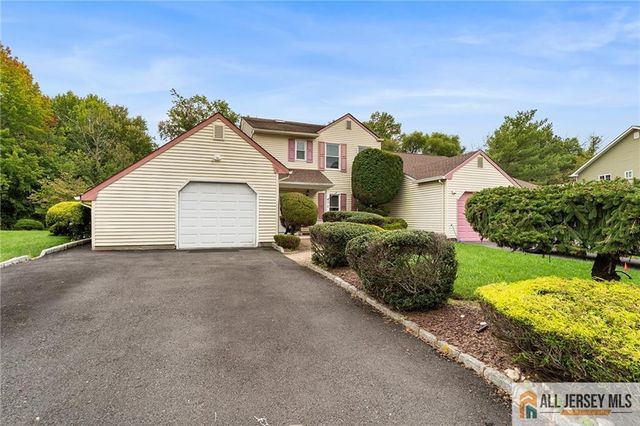 92 Woodbury Road, Edison, NJ 08820