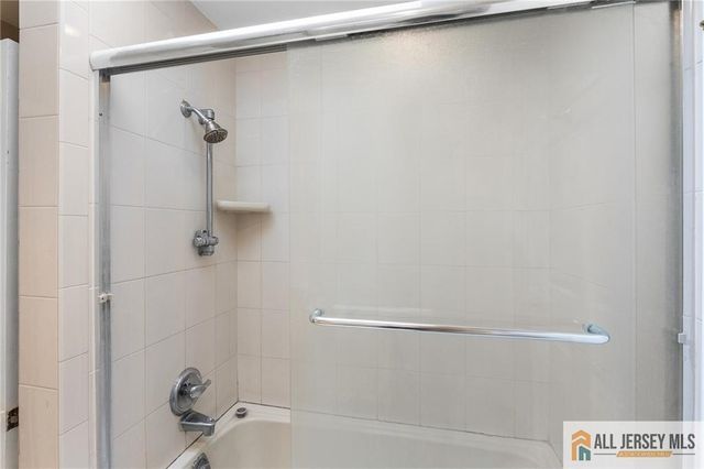 92 Woodbury Road, Edison, NJ 08820