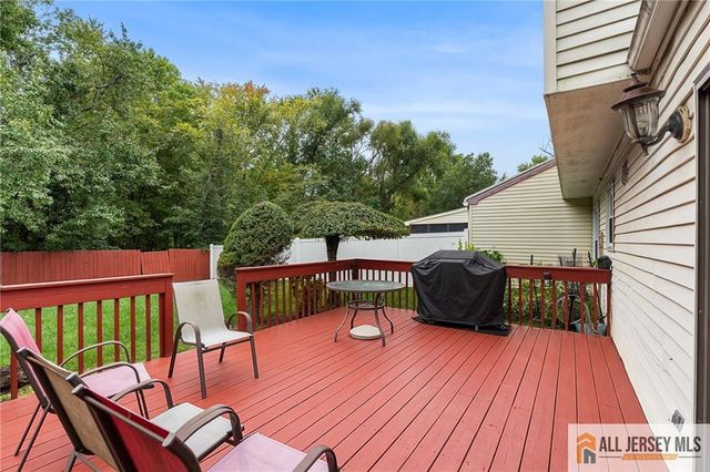 92 Woodbury Road, Edison, NJ 08820