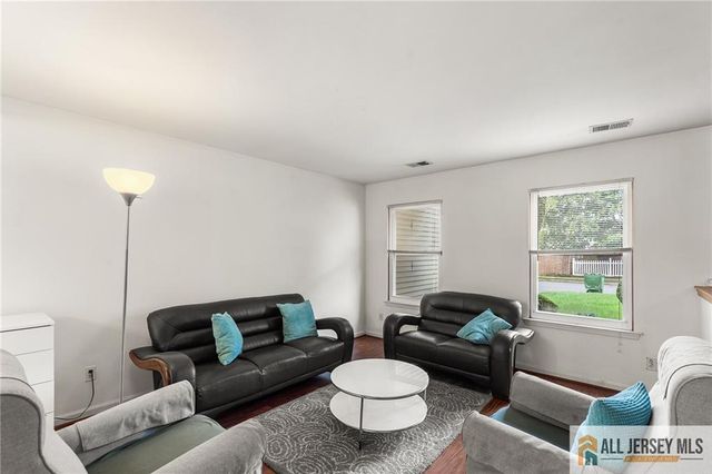 92 Woodbury Road, Edison, NJ 08820