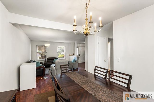 92 Woodbury Road, Edison, NJ 08820