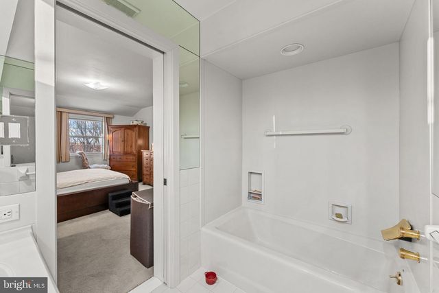 411 GREYHORSE RD, Willow Grove, PA 19090