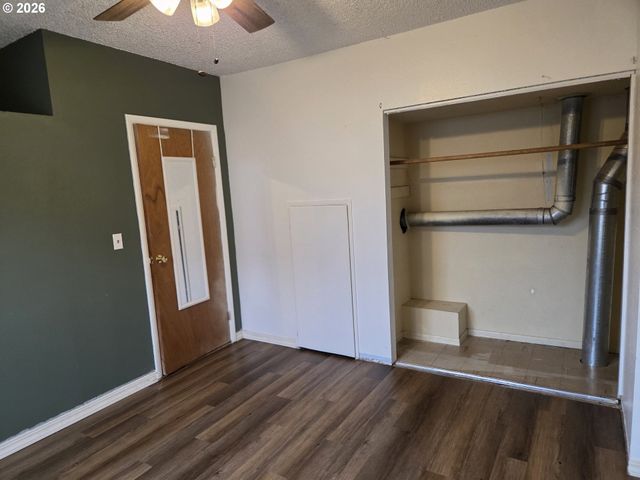 2402 N SPRUCE St, La Grande, OR 97850