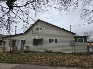 2402 N SPRUCE St, La Grande, OR 97850