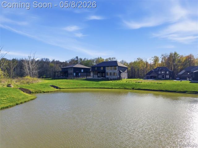 56056 Barnes Court, Macomb, MI 48042