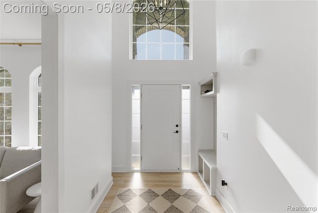 56056 Barnes Court, Macomb, MI 48042