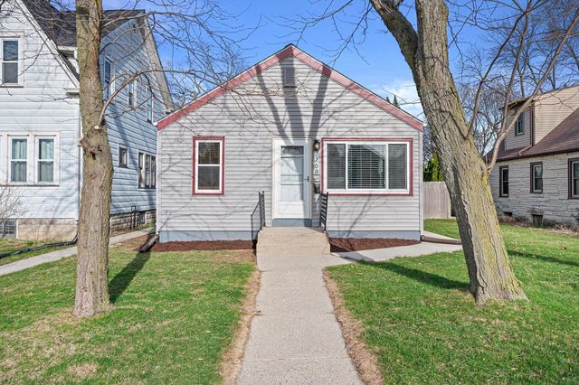 3168 S California STREET, Milwaukee, WI 53207
