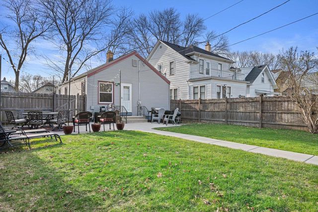 3168 S California STREET, Milwaukee, WI 53207