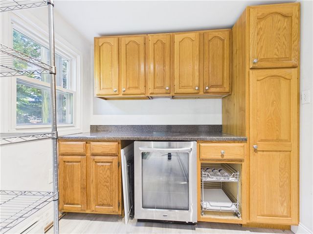11 Winsor Park Way, Glocester, RI 02857