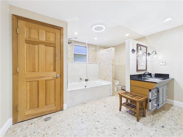 11 Winsor Park Way, Glocester, RI 02857