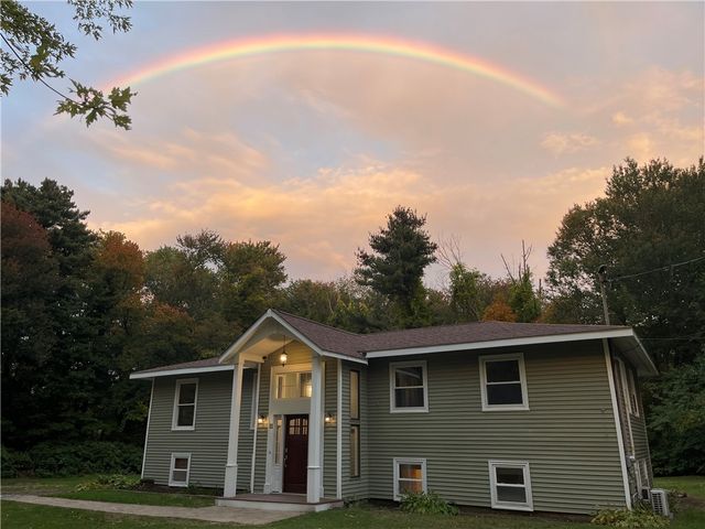 11 Winsor Park Way, Glocester, RI 02857