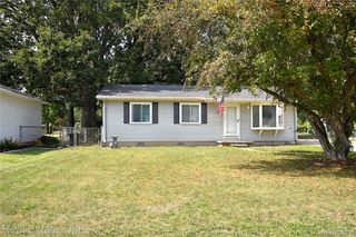 26628 Emma Avenue, Flat Rock, MI 48134