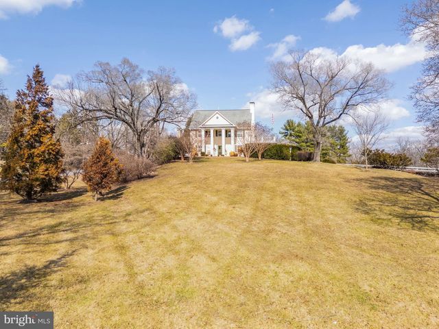 100 COUNTRY CLUB CIR, Winchester, VA 22602