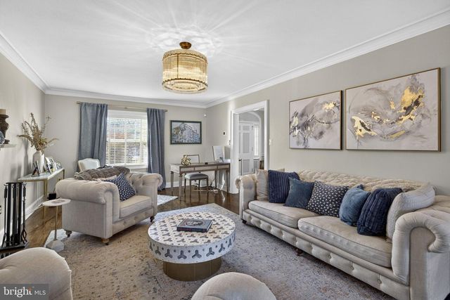 100 COUNTRY CLUB CIR, Winchester, VA 22602