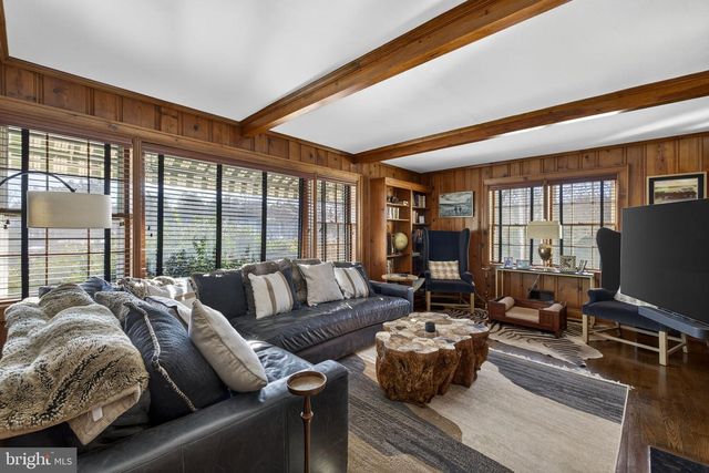 100 COUNTRY CLUB CIR, Winchester, VA 22602